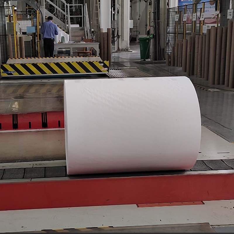 1. El tipo V está hecho especialmente para rollos de papel. 2. El transportador de tablillas en V generalmente se usa en el sistema de embalaje y transporte de rollos de papel. 3. El transporte automático de los rollos de acabado en la fábrica de fabricación de papel también se puede utilizar para transportar otros productos con forma de rollo.